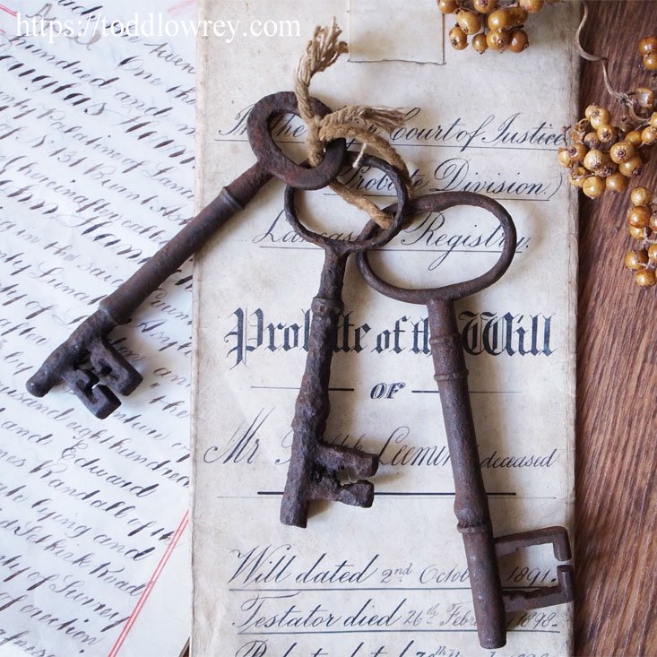 19世紀英国への扉を開けよう / Antique Door Key set of 3 - Todd Lowrey Antiques