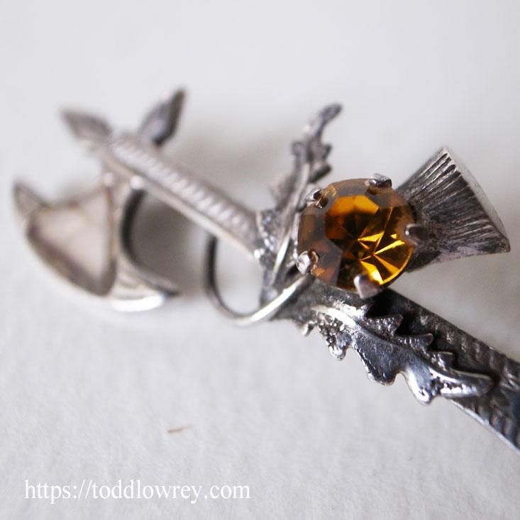 スコットランド国花を絡ませた銀の斧 Antique Sterling Silver Celtic Brooch Todd Lowrey Antiques スコットランド国花を絡ませた銀の斧 Antique Sterling Silver Celtic Brooch Todd Lowrey Antiques