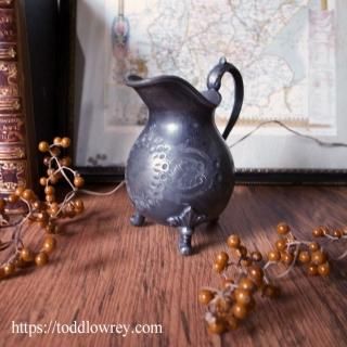 ߿Τ䤹餮 / Antique Pewter Jug