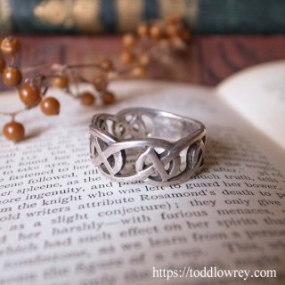 無限の連なりを感じる銀の指輪/ Vintage Sterling Silver Celtic Ring