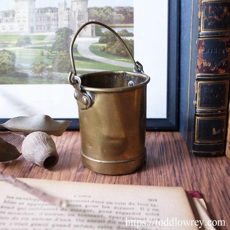 真鍮製のバケツはいかが / Antique Brass Miniature Bucket - Todd