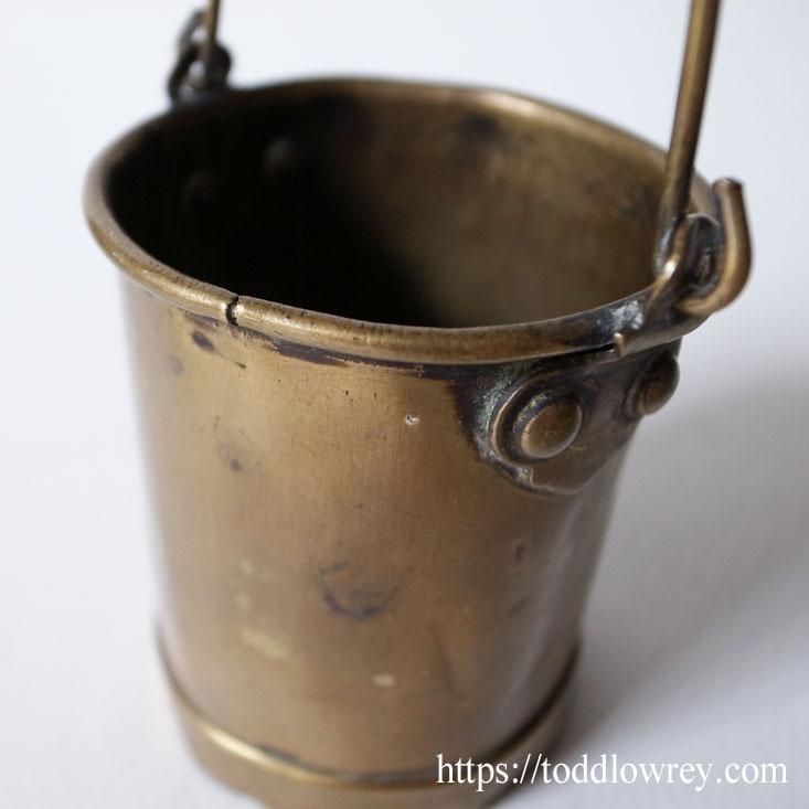 真鍮製のバケツはいかが / Antique Brass Miniature Bucket