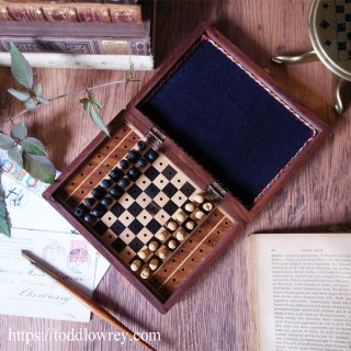 鏡の国のチェスセット / Vintage Travel Chess Set