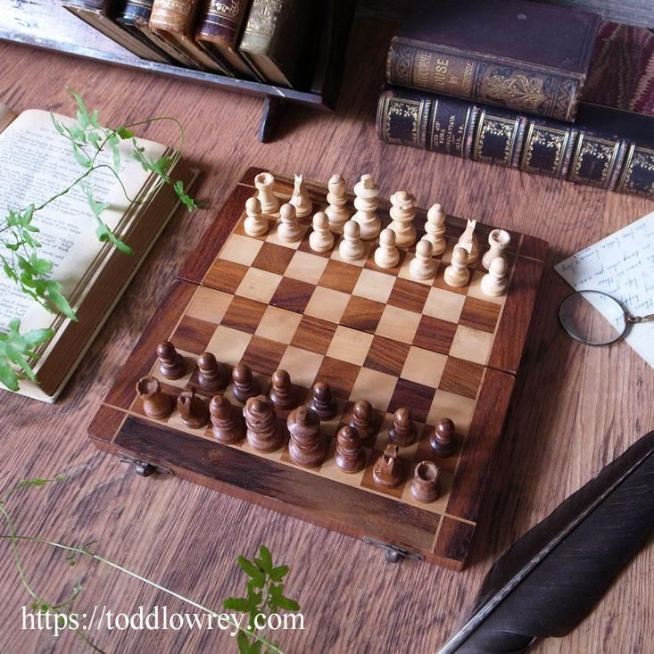チェスは人生を費やすのに十分美しい / Vintage Portable Wooden チェスは人生を費やすのに十分美しい / Vintage Portable Wooden