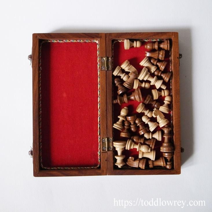 チェスは人生を費やすのに十分美しい / Vintage Portable Wooden