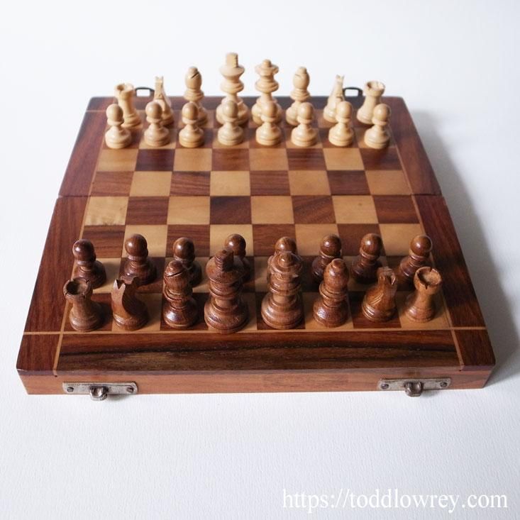 チェスは人生を費やすのに十分美しい Vintage Portable Wooden Boxed Chess Set Todd Lowrey Antiques