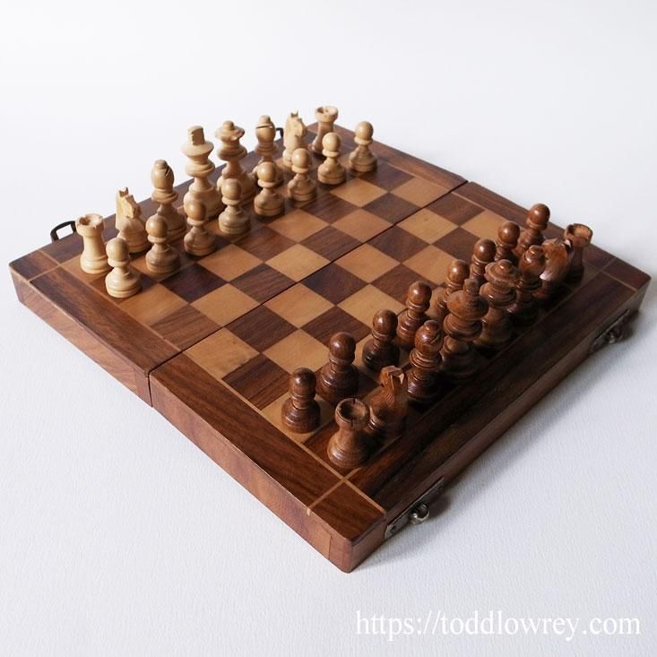 チェスは人生を費やすのに十分美しい / Vintage Portable Wooden チェスは人生を費やすのに十分美しい / Vintage Portable Wooden