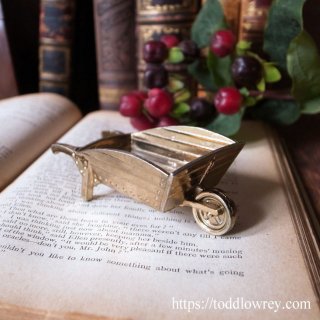 Фä뾮ʼ겡/Vintage Miniature Wheelbarrow