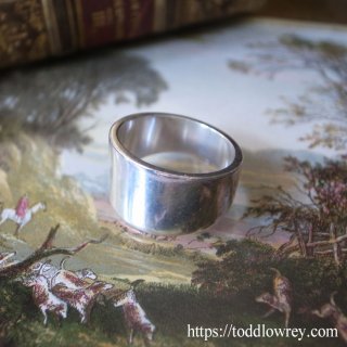 銀の質感とシンプルな造形美を愉しむ / Vintage Sterling Silver Ring by Stephen Einhorn