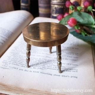 ʥơ˲褻褦 / Vintage Miniature Brass Stool