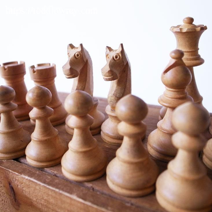 後ろから2番目にミスをしたものが勝者 Vintage Stanton Style Chessmen With Box Todd Lowrey Antiques 後ろから2番目にミスをしたものが勝者 Vintage Stanton Style Chessmen With Box Todd Lowrey Antiques