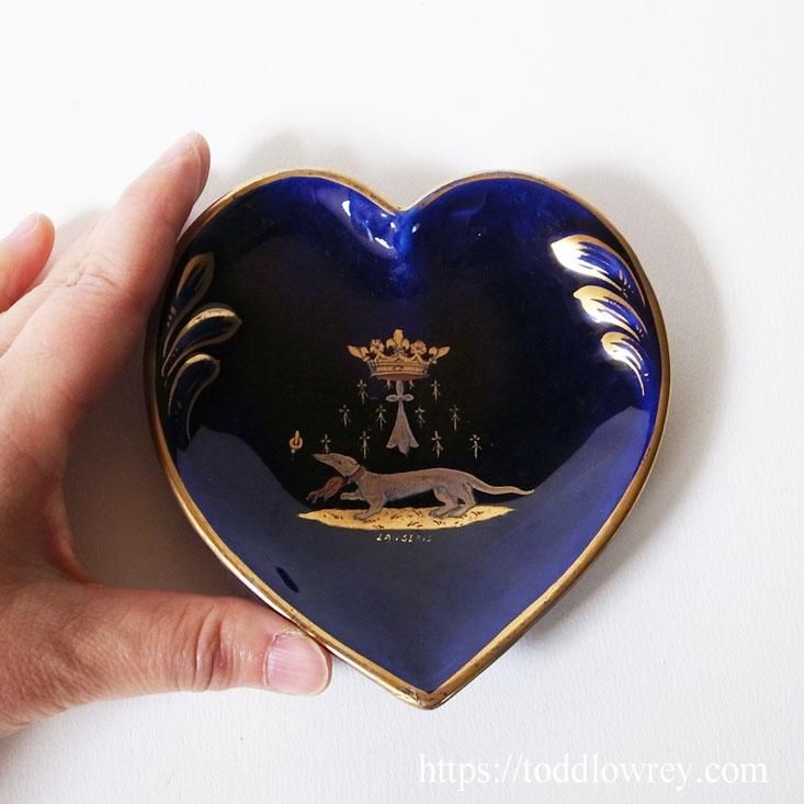 聖杯 情熱 そしてオコジョ Antique Heart Shape Pin Dish Hermine Todd Lowrey Antiques