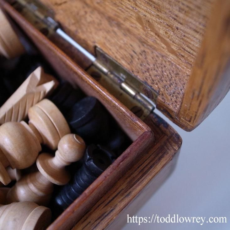 薔薇の木箱のチェスセット / Vintage Regency Style Chessmen 薔薇の木箱のチェスセット / Vintage Regency Style Chessmen