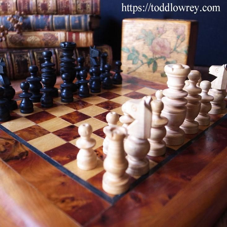 薔薇の木箱のチェスセット / Vintage Regency Style Chessmen 薔薇の木箱のチェスセット / Vintage Regency Style Chessmen