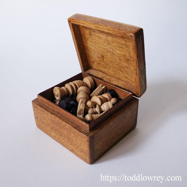 薔薇の木箱のチェスセット / Vintage Regency Style Chessmen 薔薇の木箱のチェスセット / Vintage Regency Style Chessmen