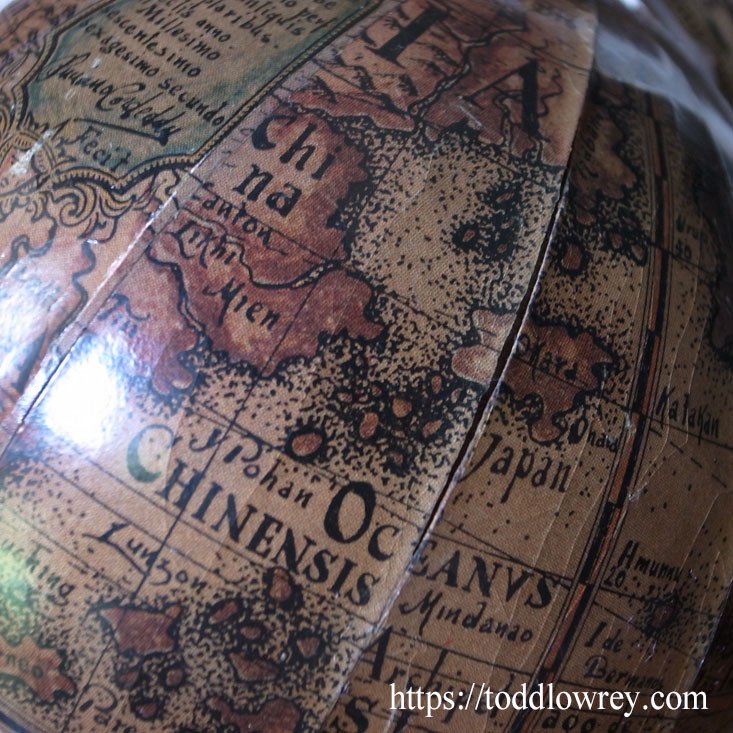 セピア色の黄道十二宮/Vintage Italian Zodiac Globe on Stand by MERCURIO D'ORO - Todd  Lowrey Antiques