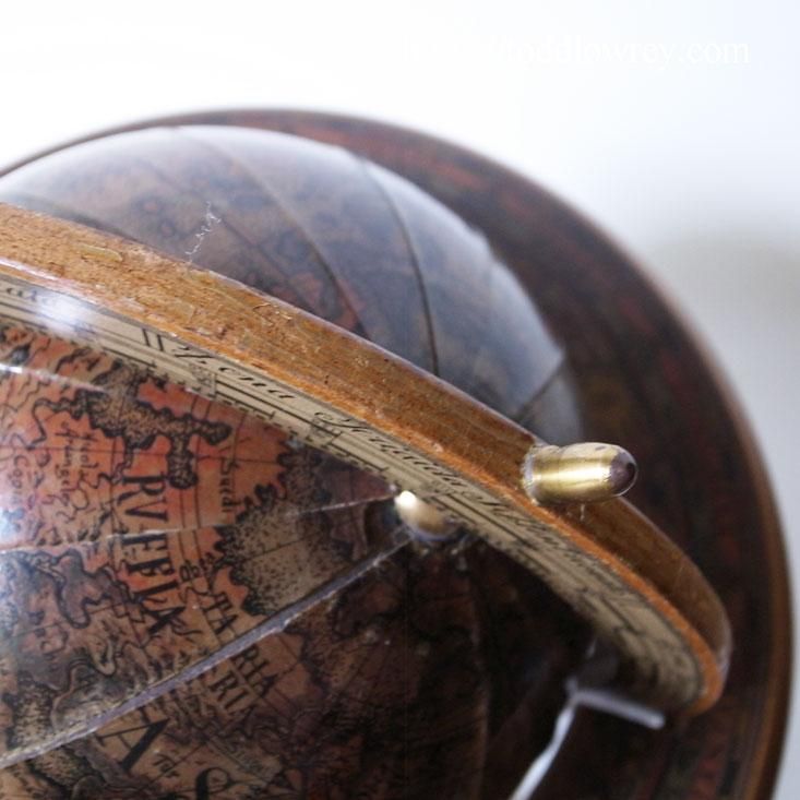 セピア色の黄道十二宮/Vintage Italian Zodiac Globe on Stand