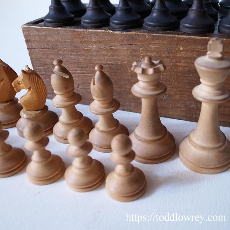 人生の側の責任 Antique Stanton Style Chessmen With Box Todd Lowrey Antiques 人生の側の責任 Antique Stanton Style Chessmen With Box Todd Lowrey Antiques