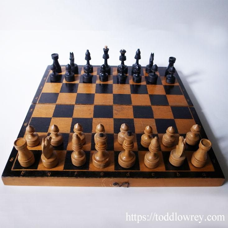 チェスはなによりもまず芸術 Vintage Russian Portable Wooden Boxed Chess Set Todd Lowrey Antiques