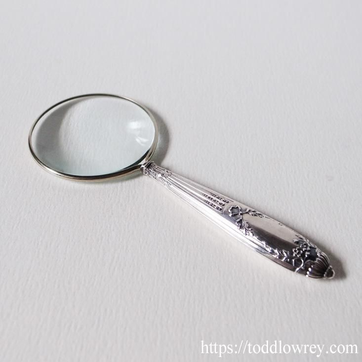 925純銀（刻印あり）＋セルロイド製のヨーロッパ製アンティーク拡大鏡