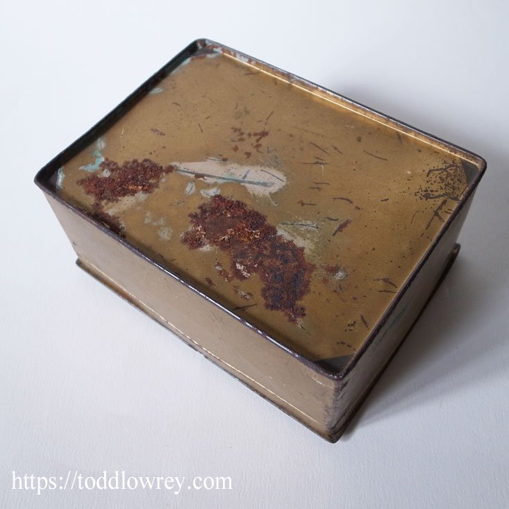 特急列車の名を持つ煙草の缶 /Antique STATE EXPRESS CIGARETTES Tin Box - Todd Lowrey  Antiques