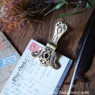 ΥդǼα褦/ Antique Victorian Brass Letter Clip