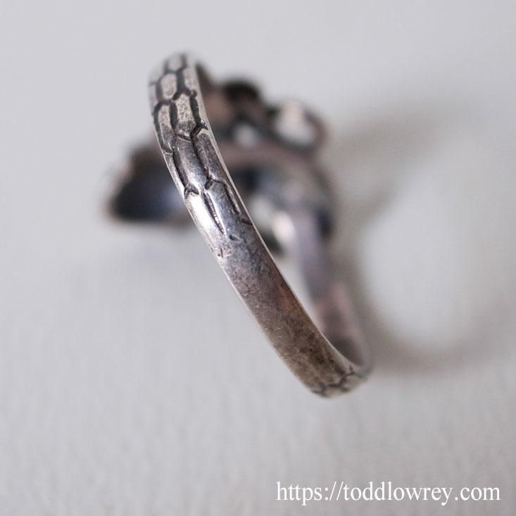 神秘的な知の象徴 / Vintage Silver Snake Ring - Todd Lowrey