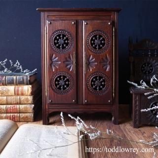 Ÿʥ֥ȥ󥹥ǽ / Vintage Hand Carved Breton Miniature Cupboard