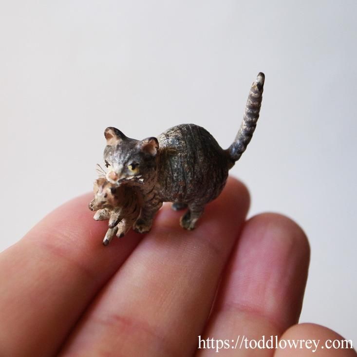猫と仔猫 / Antique Cold Painted Vienna Bronze Cat with