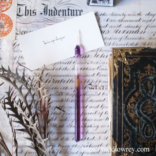 内包された液体をもつ透明な筆記具 / Vintage Hand-blown Glass Dip Pen - Purple