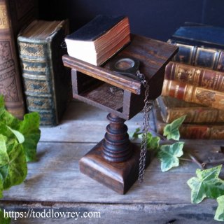 聖なる本をミニチュアの舞台装置で愉しむ / Antique Miniature Bible with a Chained Magnifying Glass & Oak Pulpit