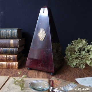 薔薇香る材で仕立てられた古き拍子器 / Antique Maelzel Metronome by QUALITE EXCELSIOR