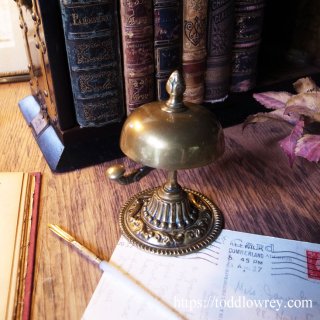 響かせるのは誰かを呼ぶために /Antique Victorian Brass Counter Bell