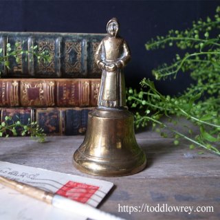 ƻΤβ / Antique Brass Monks Table Bell