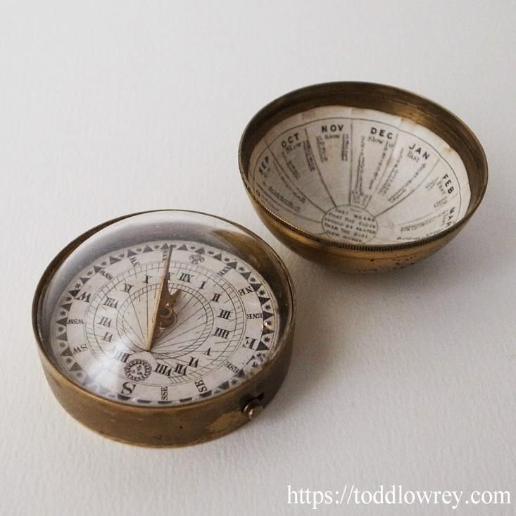 太陽時間と時計時間 / Antique Victorian Pocket Brass Sundial