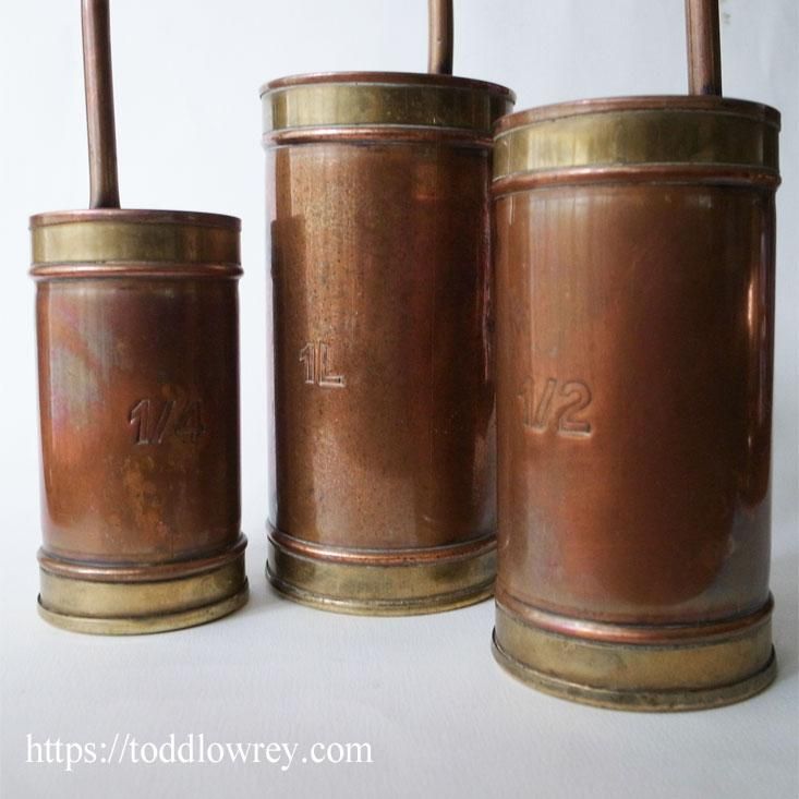 並べて楽しい円筒形 / Antique Measuring Cups Set of 3 - Todd