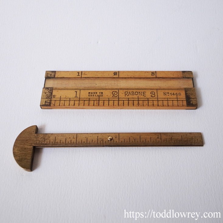 ノニウスが進化させた英国の測定器具 / Vintage Brass & Boxwood Rabone Caliper Gauge - Todd  Lowrey Antiques