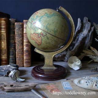 今は無き王国を見つける愉しみ / Antique CHAD VALLEY World Globe