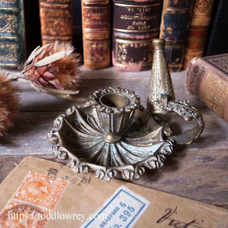 一日の終わりに / Antique Victorian Brass Chamberstick with Snuffer