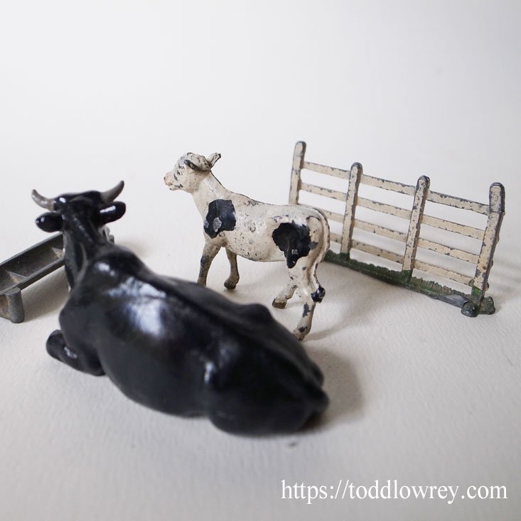 牛が帰ってくるまでに / Antique Lead Toy Farm Set of 7 - Todd Lowrey Antiques