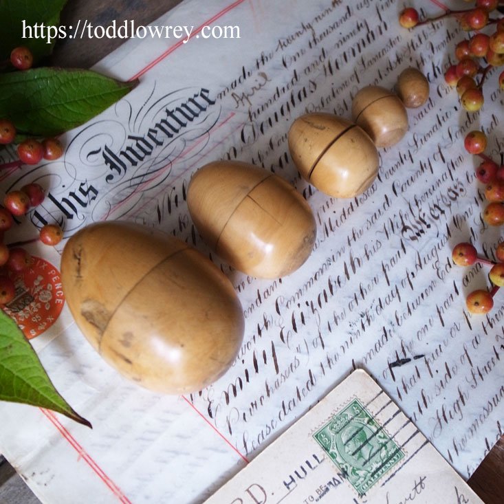 重なって護りあう入れ子の卵 / Antique Wooden Nesting Egg - Todd