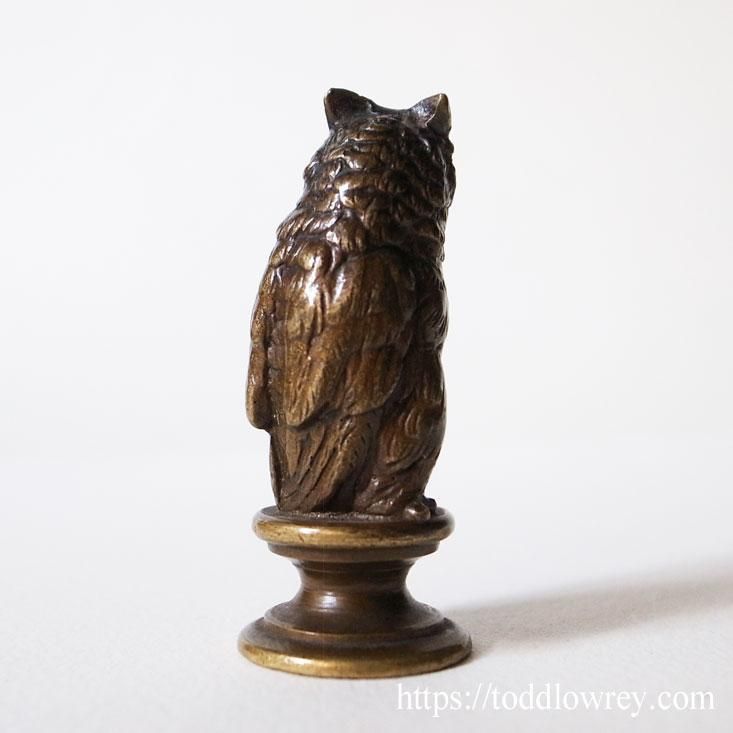 勇気と強さを象徴する鳥 / Antique Victorian Owl Sealing Stamp