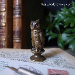 勇気と強さを象徴する鳥 / Antique Victorian Owl Sealing Stamp