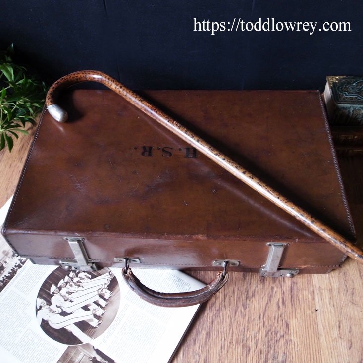 書記官の鞄 / Antique Leather Attache Case with the initials