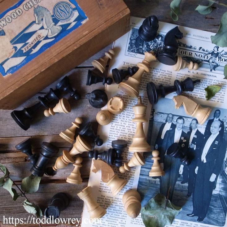 チェスは知恵の試金石 /Vintage Stanton Style Chessmen with