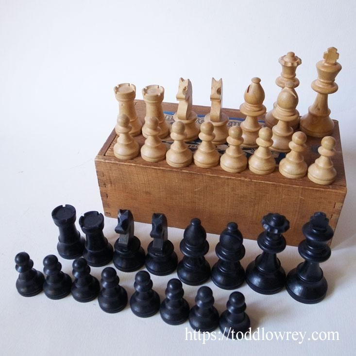 チェスは知恵の試金石 /Vintage Stanton Style Chessmen with