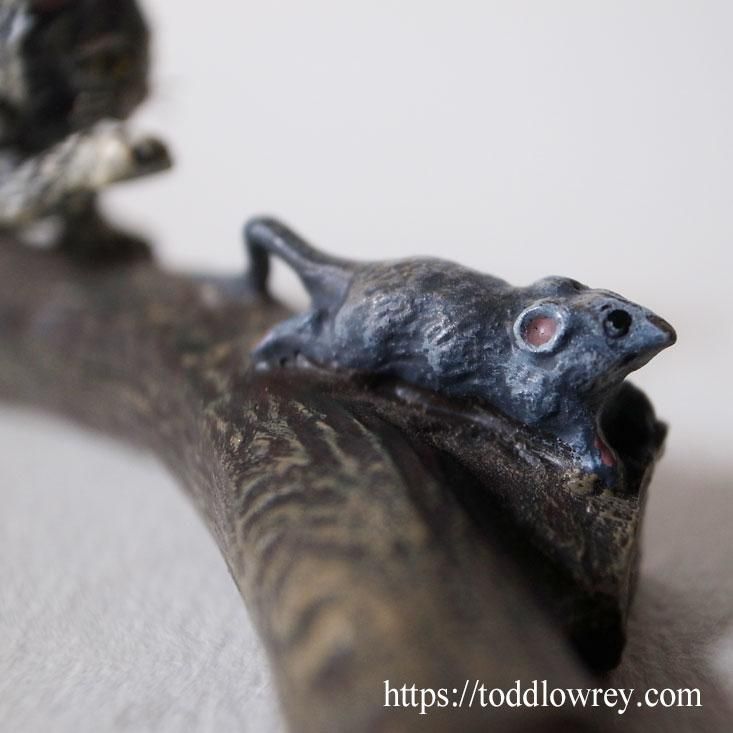 つまり猫は最高傑作 /Vintage Cold Painted Vienna Bronze Cat
