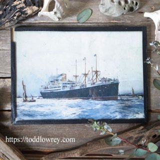 ライム湾沖に沈む蒸気船/ Antique Print with Glass 