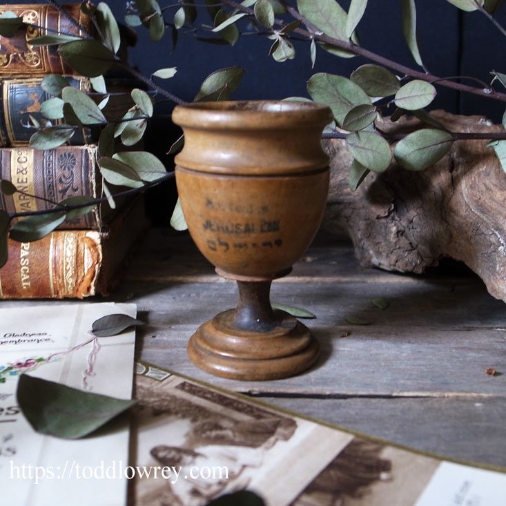 エルサレムから来たオリーブの小杯 / Antique Olive Wood Cup ...