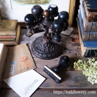 ȥꥢΥեΤ褦/ Antique Rubber Stamp Stand with Stamps